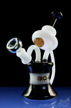 "Nott" Black and White Showerhead Recycler