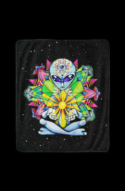 Pulsar Fleece Throw Blanket - Psychedelic Alien