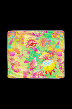 Pulsar Fleece Throw Blanket - Watchful Mushrooms